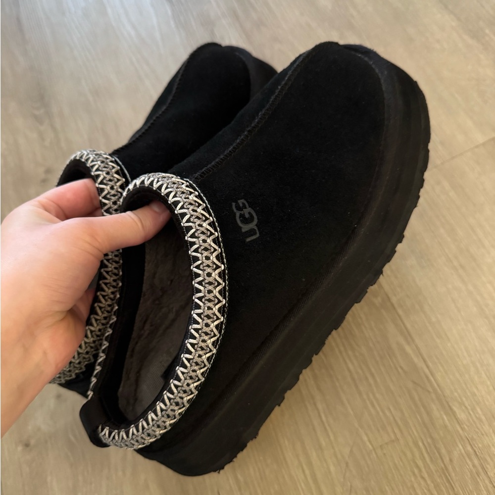 UGG Tazz Black